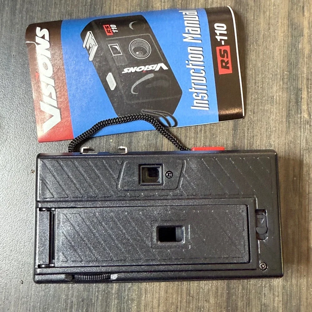Visions RS-110 Film Camera Vintage Point &‎ Shoot 110 Pocket Camera w Manual